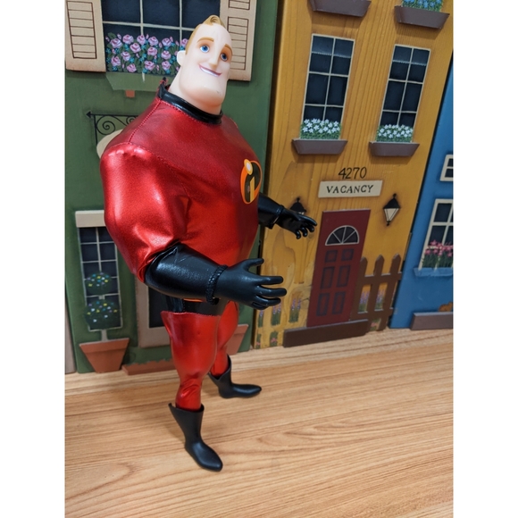 Disney Pixar 13” The Incredibles 2 Mr. Incredible Action Figure - Picture 5 of 9